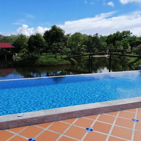 Api-Api Eco Chalet Pantai Kok Eksteriør billede