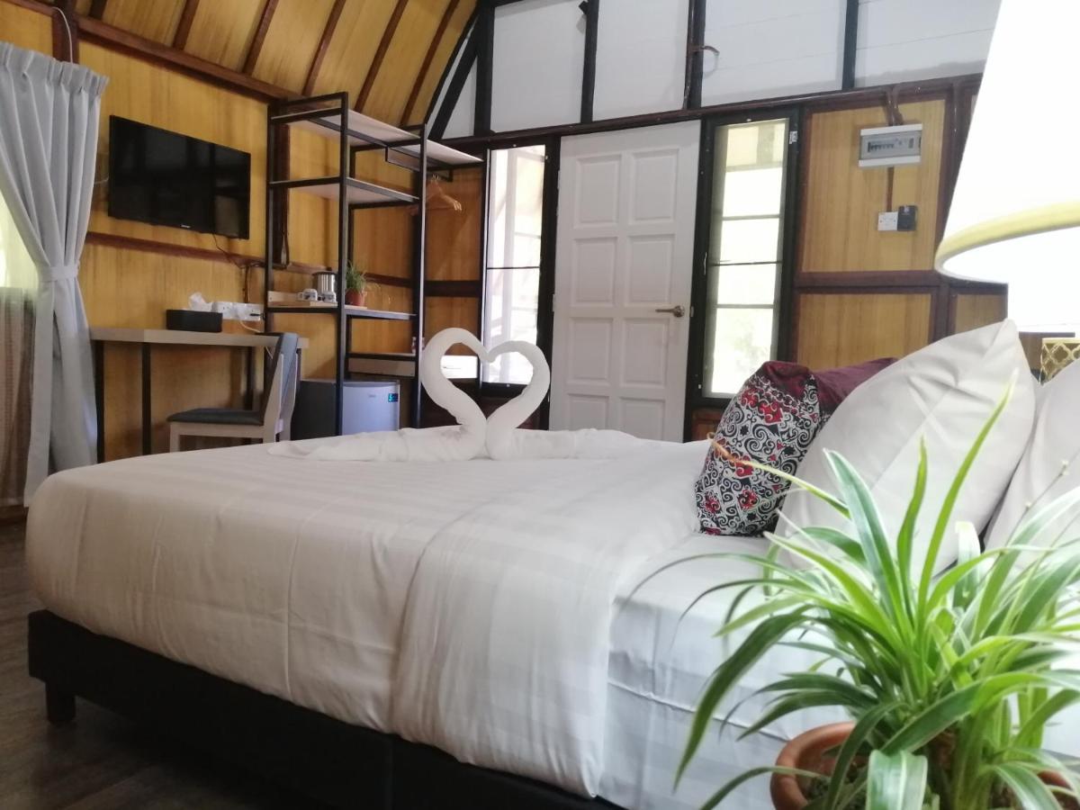 Api-Api Eco Chalet Pantai Kok Eksteriør billede