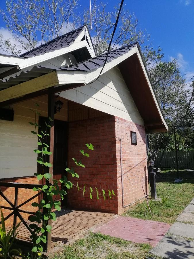 Api-Api Eco Chalet Pantai Kok Værelse billede