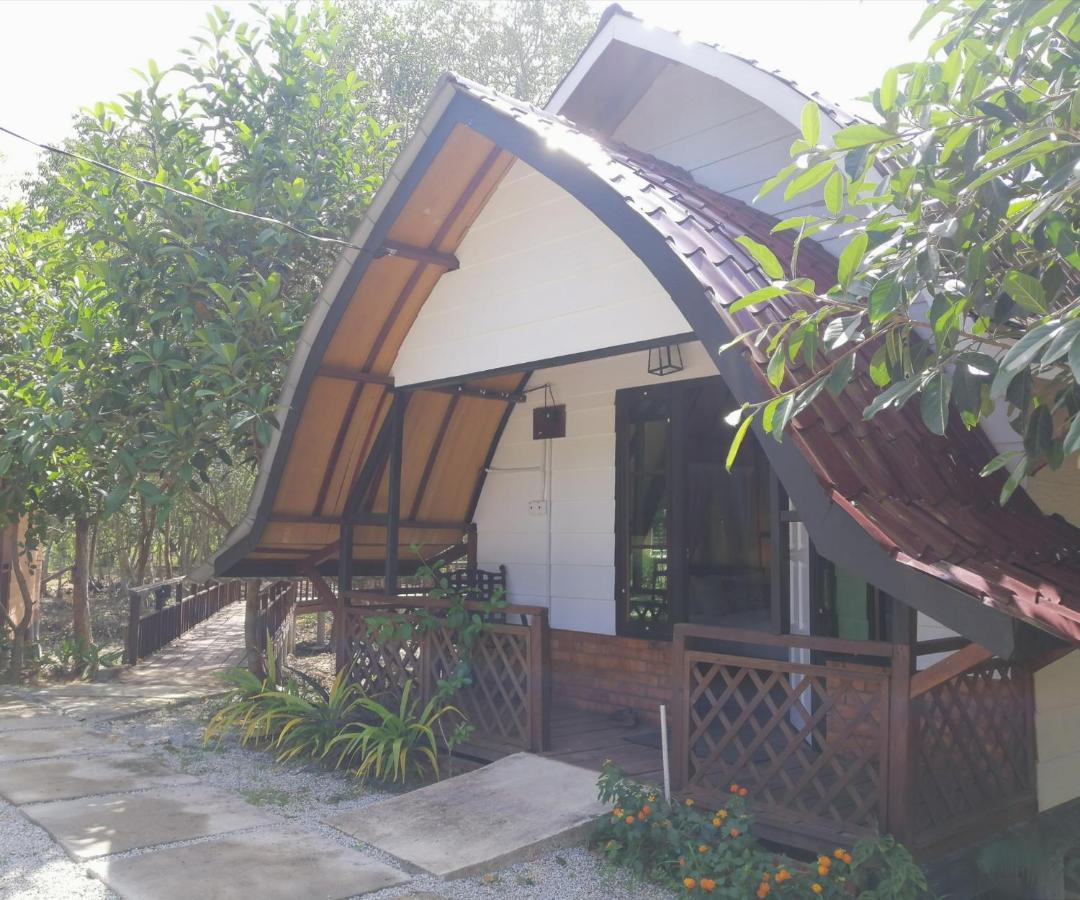Api-Api Eco Chalet Pantai Kok Eksteriør billede